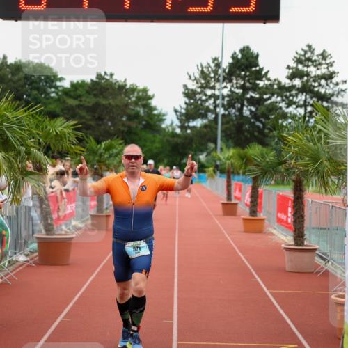 15.06.2025 - 7 Türme Triathlon Michael Strokosch http://msf.ph/oto/8004327 15.06.2025 14:44:34 Ziel 579 meine-sportfotos.de