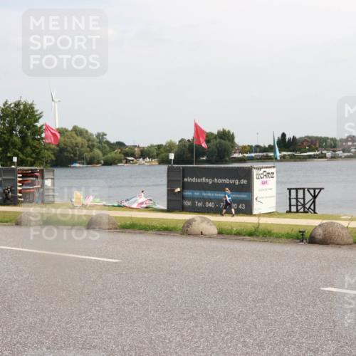 21.06.2025 - 27. Vierlanden-Triathlon H.Heesch http://msf.ph/oto/8004330 15.06.2025 11:54:24 Radfahren 726, 753, 816 meine-sportfotos.de