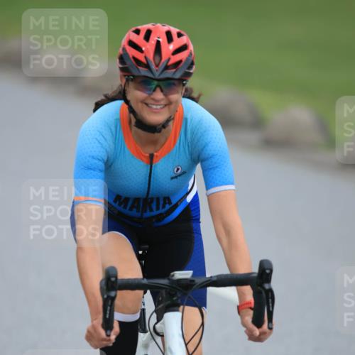 21.06.2025 - 27. Vierlanden-Triathlon H.Heesch http://msf.ph/oto/8004342 15.06.2025 12:50:58 Radfahren 890 meine-sportfotos.de