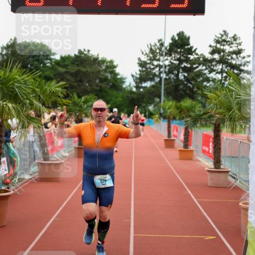 15.06.2025 - 7 Türme Triathlon Michael Strokosch http://msf.ph/oto/8004349 15.06.2025 14:44:35 Ziel 579 meine-sportfotos.de