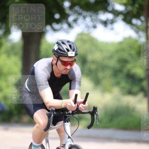 15.06.2025 - 7 Türme Triathlon Yannick Fuchs http://msf.ph/oto/8004381 15.06.2025 12:36:00 Radfahren 228, 243, 333 meine-sportfotos.de