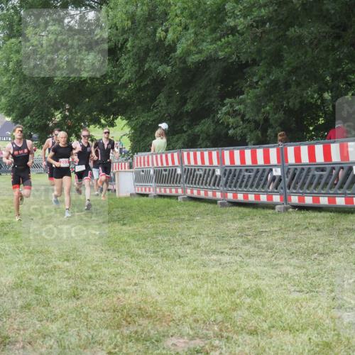 21.06.2025 - 27. Vierlanden-Triathlon KatJ http://msf.ph/oto/8004394 15.06.2025 12:57:54 Ziel 1019, 1020, 1022, 1023 meine-sportfotos.de