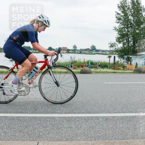21.06.2025 - 27. Vierlanden-Triathlon H.Heesch http://msf.ph/oto/8004401 15.06.2025 12:59:03 Radfahren 900, 1147 meine-sportfotos.de