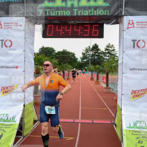 15.06.2025 - 7 Türme Triathlon Michael Strokosch http://msf.ph/oto/8004429 15.06.2025 14:44:36 Ziel 579 meine-sportfotos.de