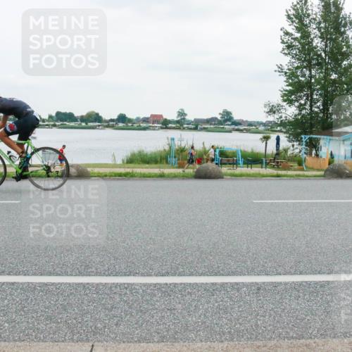21.06.2025 - 27. Vierlanden-Triathlon H.Heesch http://msf.ph/oto/8004438 15.06.2025 12:59:17 Radfahren 1103, 1162 meine-sportfotos.de