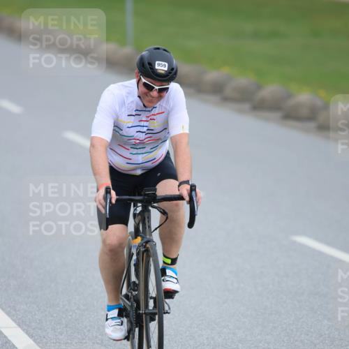 21.06.2025 - 27. Vierlanden-Triathlon H.Heesch http://msf.ph/oto/8004444 15.06.2025 12:51:25 Radfahren 959 meine-sportfotos.de