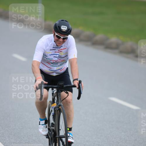 21.06.2025 - 27. Vierlanden-Triathlon H.Heesch http://msf.ph/oto/8004465 15.06.2025 12:51:25 Radfahren 959 meine-sportfotos.de