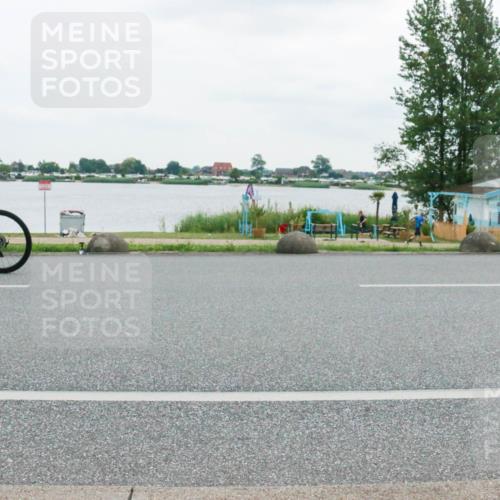 21.06.2025 - 27. Vierlanden-Triathlon H.Heesch http://msf.ph/oto/8004518 15.06.2025 12:59:39 Radfahren 1137 meine-sportfotos.de