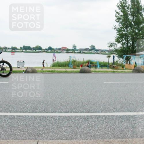 21.06.2025 - 27. Vierlanden-Triathlon H.Heesch http://msf.ph/oto/8004528 15.06.2025 12:59:44 Radfahren 1137, 1138, 1154 meine-sportfotos.de