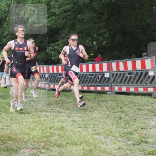 21.06.2025 - 27. Vierlanden-Triathlon KatJ http://msf.ph/oto/8004532 15.06.2025 12:57:56 Ziel 712, 1019, 1020, 1022, 1023 meine-sportfotos.de