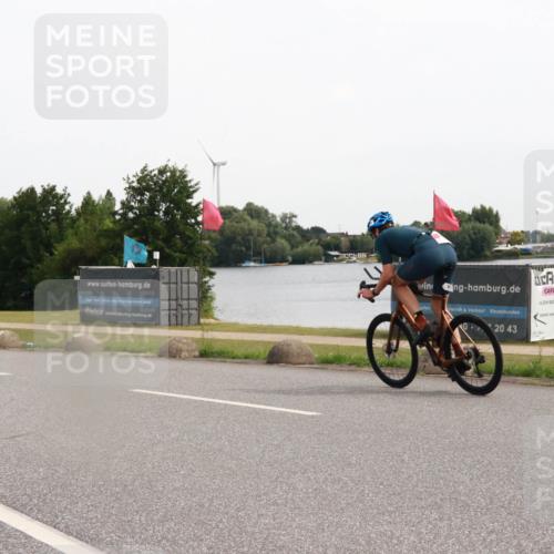 15.06.2025 - 27. Vierlanden-Triathlon H.Heesch http://msf.ph/oto/8004535 15.06.2025 10:35:44 Radfahren 106, 127, 134, 239 meine-sportfotos.de