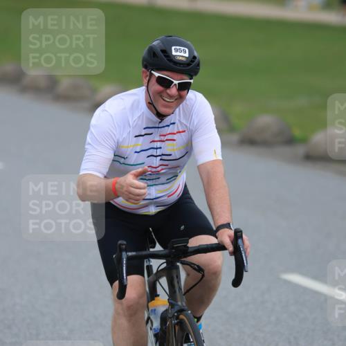 21.06.2025 - 27. Vierlanden-Triathlon H.Heesch http://msf.ph/oto/8004550 15.06.2025 12:51:26 Radfahren 959 meine-sportfotos.de