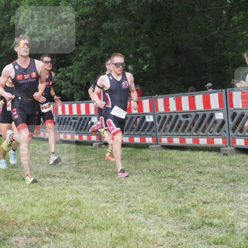 21.06.2025 - 27. Vierlanden-Triathlon KatJ http://msf.ph/oto/8004555 15.06.2025 12:57:56 Ziel 712, 1019, 1020, 1022, 1023 meine-sportfotos.de
