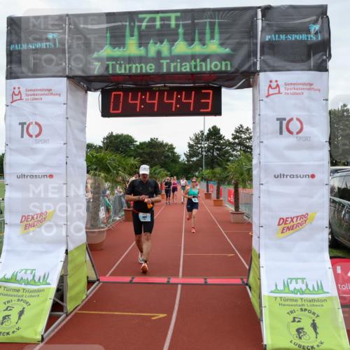 15.06.2025 - 7 Türme Triathlon Michael Strokosch http://msf.ph/oto/8004580 15.06.2025 14:44:42 Ziel 454, 579, 581 meine-sportfotos.de