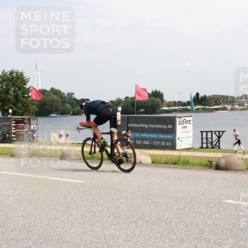 21.06.2025 - 27. Vierlanden-Triathlon H.Heesch http://msf.ph/oto/8004581 15.06.2025 11:55:19 Radfahren 203, 780, 799, 835, 970 meine-sportfotos.de
