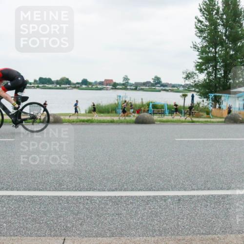 21.06.2025 - 27. Vierlanden-Triathlon H.Heesch http://msf.ph/oto/8004616 15.06.2025 13:00:04 Radfahren 1065, 1066, 1067, 1068, 1115, 1143 meine-sportfotos.de