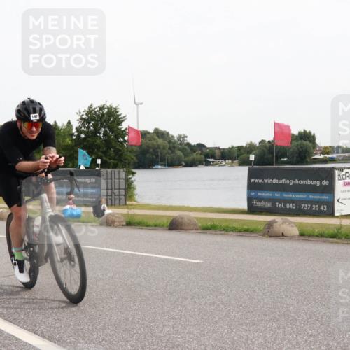 15.06.2025 - 27. Vierlanden-Triathlon H.Heesch http://msf.ph/oto/8004620 15.06.2025 10:36:39 Radfahren 5, 102, 147 meine-sportfotos.de