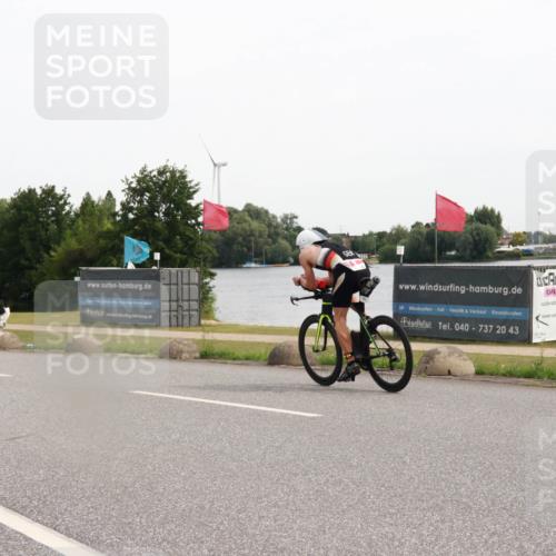 15.06.2025 - 27. Vierlanden-Triathlon H.Heesch http://msf.ph/oto/8004634 15.06.2025 10:36:59 Radfahren 11, 397 meine-sportfotos.de
