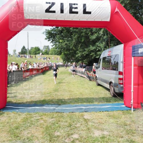 21.06.2025 - 27. Vierlanden-Triathlon MichiJ http://msf.ph/oto/8004638 15.06.2026 11:29:32 Ziel 263, 382, 507, 566 meine-sportfotos.de
