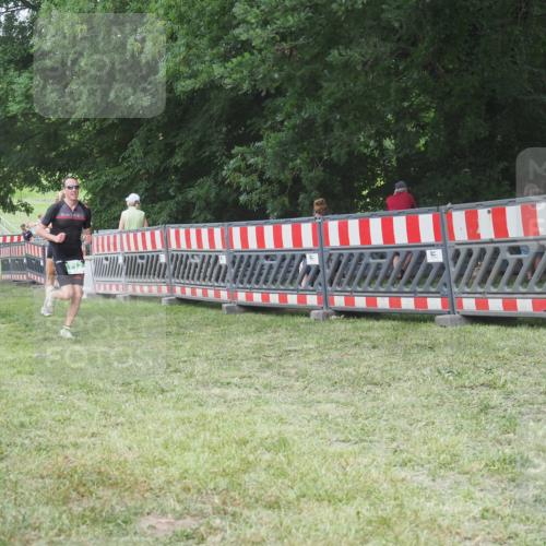 21.06.2025 - 27. Vierlanden-Triathlon KatJ http://msf.ph/oto/8004691 15.06.2025 12:58:05 Ziel 712 meine-sportfotos.de
