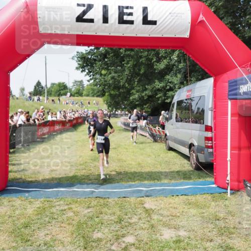 21.06.2025 - 27. Vierlanden-Triathlon MichiJ http://msf.ph/oto/8004697 15.06.2026 11:29:33 Ziel 263, 382, 507, 566 meine-sportfotos.de