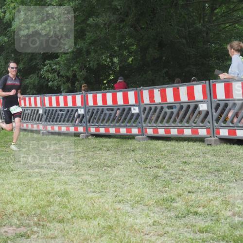 21.06.2025 - 27. Vierlanden-Triathlon KatJ http://msf.ph/oto/8004702 15.06.2025 12:58:06 Ziel 712 meine-sportfotos.de