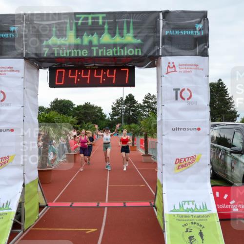 15.06.2025 - 7 Türme Triathlon Michael Strokosch http://msf.ph/oto/8004713 15.06.2025 14:44:46 Ziel 454, 525, 581, 617 meine-sportfotos.de