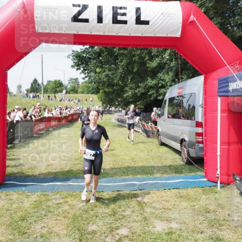 21.06.2025 - 27. Vierlanden-Triathlon MichiJ http://msf.ph/oto/8004732 15.06.2026 11:29:34 Ziel 263, 382, 507, 566 meine-sportfotos.de