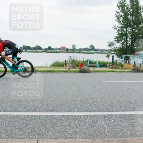 21.06.2025 - 27. Vierlanden-Triathlon H.Heesch http://msf.ph/oto/8004743 15.06.2025 13:00:19 Radfahren 1136, 1155 meine-sportfotos.de