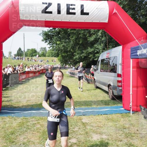 21.06.2025 - 27. Vierlanden-Triathlon MichiJ http://msf.ph/oto/8004744 15.06.2026 11:29:34 Ziel 263, 382, 507, 566 meine-sportfotos.de