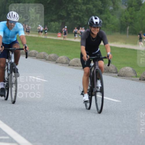 21.06.2025 - 27. Vierlanden-Triathlon H.Heesch http://msf.ph/oto/8004745 15.06.2025 12:51:56 Radfahren 699, 885 meine-sportfotos.de