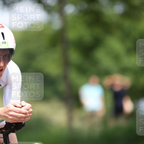 15.06.2025 - 7 Türme Triathlon Yannick Fuchs http://msf.ph/oto/8004746 15.06.2025 12:36:14 Radfahren 220, 667 meine-sportfotos.de