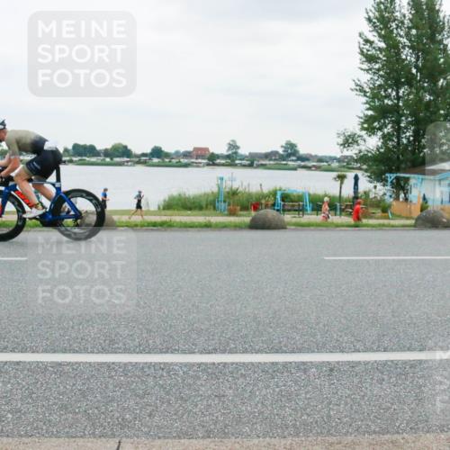 21.06.2025 - 27. Vierlanden-Triathlon H.Heesch http://msf.ph/oto/8004752 15.06.2025 13:00:25 Radfahren 1112, 1128, 1136, 1155 meine-sportfotos.de