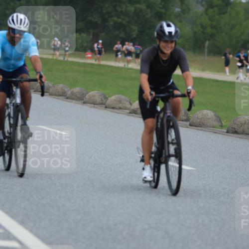 21.06.2025 - 27. Vierlanden-Triathlon H.Heesch http://msf.ph/oto/8004759 15.06.2025 12:51:56 Radfahren 699, 885 meine-sportfotos.de