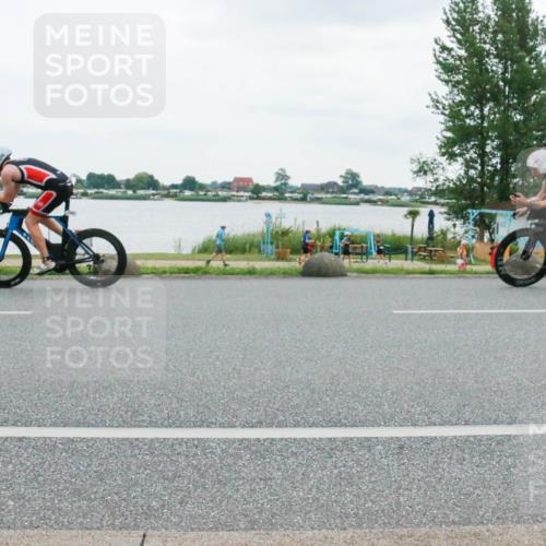 21.06.2025 - 27. Vierlanden-Triathlon H.Heesch http://msf.ph/oto/8004775 15.06.2025 13:00:27 Radfahren 1112, 1123, 1128, 1161 meine-sportfotos.de