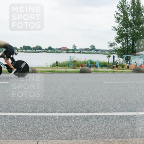 21.06.2025 - 27. Vierlanden-Triathlon H.Heesch http://msf.ph/oto/8004797 15.06.2025 13:00:30 Radfahren 1058, 1059, 1060, 1112, 1120, 1123, 1128, 1146, 1161 meine-sportfotos.de