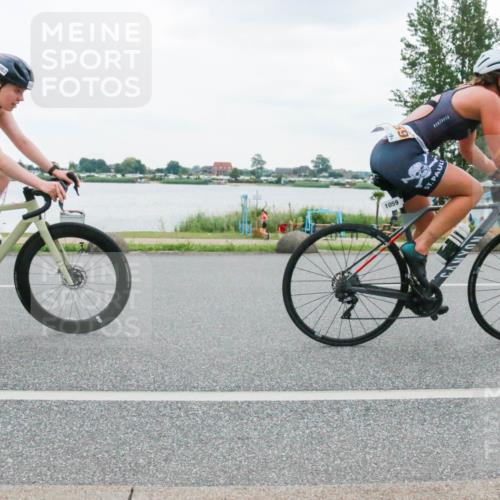 21.06.2025 - 27. Vierlanden-Triathlon H.Heesch http://msf.ph/oto/8004839 15.06.2025 13:00:35 Radfahren 1057, 1058, 1059, 1060, 1120, 1146 meine-sportfotos.de