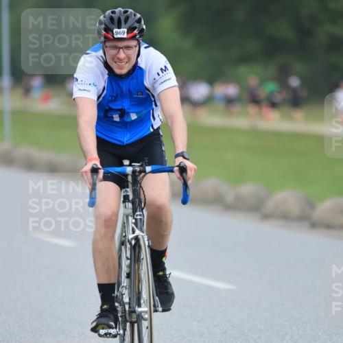 21.06.2025 - 27. Vierlanden-Triathlon H.Heesch http://msf.ph/oto/8004859 15.06.2025 12:52:19 Radfahren 969, 1400 meine-sportfotos.de