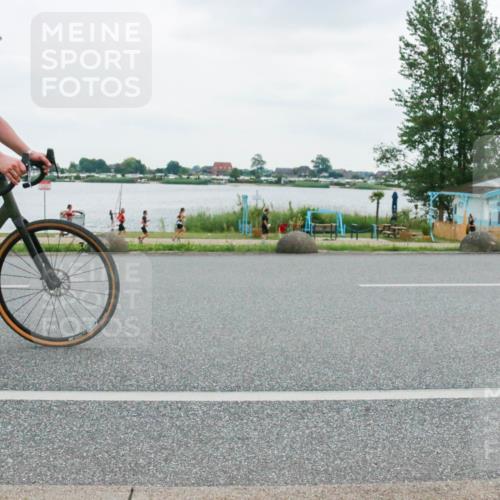 21.06.2025 - 27. Vierlanden-Triathlon H.Heesch http://msf.ph/oto/8004907 15.06.2025 13:00:46 Radfahren 742, 1098, 1104, 1108, 1148 meine-sportfotos.de