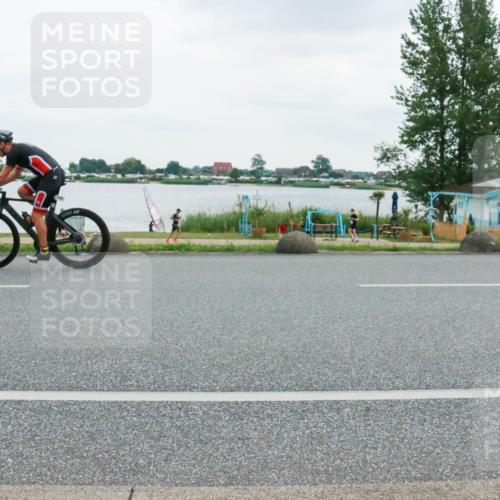 21.06.2025 - 27. Vierlanden-Triathlon H.Heesch http://msf.ph/oto/8004959 15.06.2025 13:00:56 Radfahren 1110, 1117, 1134, 1156 meine-sportfotos.de