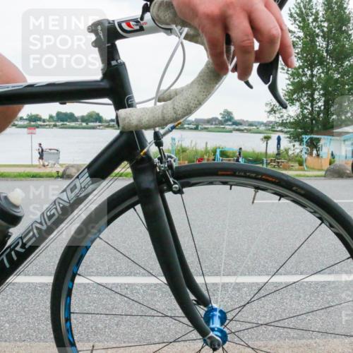 21.06.2025 - 27. Vierlanden-Triathlon H.Heesch http://msf.ph/oto/8004979 15.06.2025 13:01:07 Radfahren 1107, 1130 meine-sportfotos.de