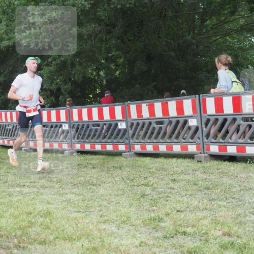 21.06.2025 - 27. Vierlanden-Triathlon KatJ http://msf.ph/oto/8004980 15.06.2025 12:58:21 Ziel 3, 11, 1034, 1035, 1036, 1037 meine-sportfotos.de