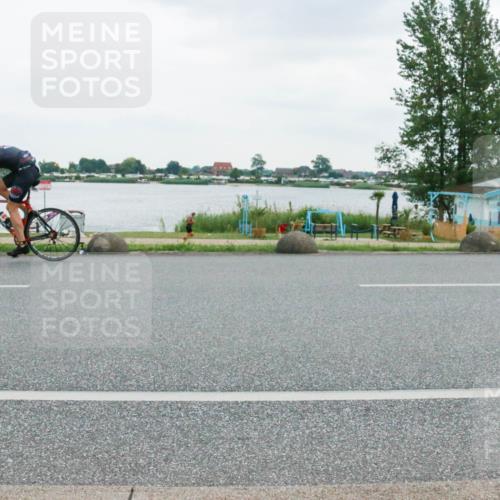 21.06.2025 - 27. Vierlanden-Triathlon H.Heesch http://msf.ph/oto/8005009 15.06.2025 13:01:15 Radfahren 1097, 1113 meine-sportfotos.de