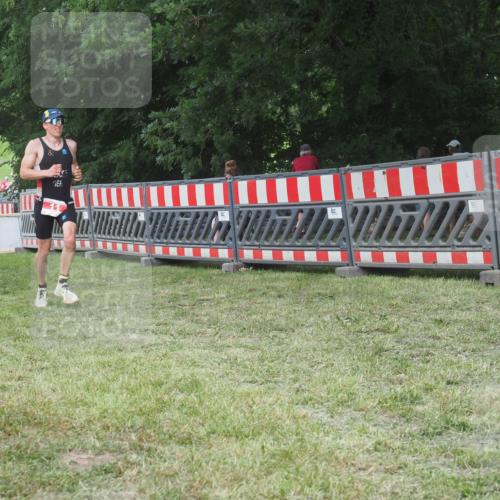 21.06.2025 - 27. Vierlanden-Triathlon KatJ http://msf.ph/oto/8005011 15.06.2025 12:58:23 Ziel 3, 11, 736, 1034, 1035, 1036, 1037 meine-sportfotos.de