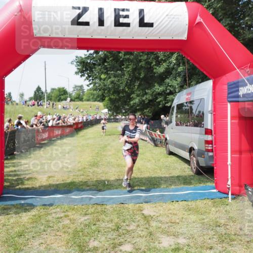 21.06.2025 - 27. Vierlanden-Triathlon MichiJ http://msf.ph/oto/8005018 15.06.2026 11:30:41 Ziel 608 meine-sportfotos.de