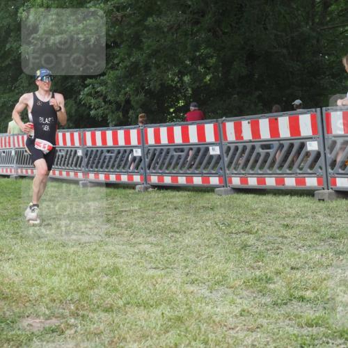21.06.2025 - 27. Vierlanden-Triathlon KatJ http://msf.ph/oto/8005034 15.06.2025 12:58:24 Ziel 11, 736, 1034, 1035, 1036, 1037 meine-sportfotos.de