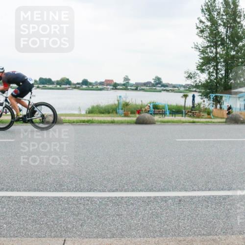 21.06.2025 - 27. Vierlanden-Triathlon H.Heesch http://msf.ph/oto/8005037 15.06.2025 13:01:17 Radfahren 1097, 1113, 1132 meine-sportfotos.de