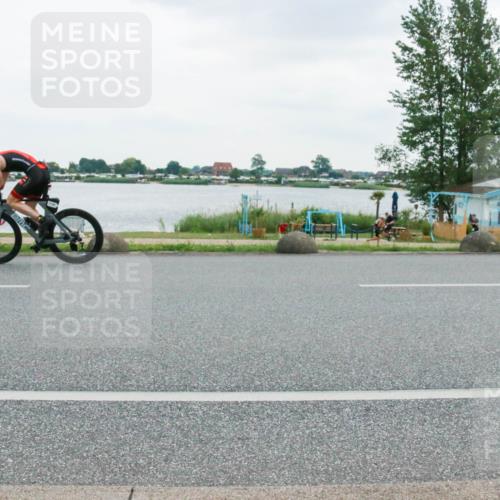 21.06.2025 - 27. Vierlanden-Triathlon H.Heesch http://msf.ph/oto/8005059 15.06.2025 13:01:19 Radfahren 1097, 1113, 1132, 1149 meine-sportfotos.de