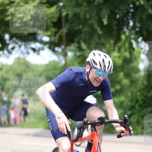 15.06.2025 - 7 Türme Triathlon Yannick Fuchs http://msf.ph/oto/8005074 15.06.2025 13:17:56 Radfahren 198, 605, 645, 720, 796, 829, 1009, 1125 meine-sportfotos.de