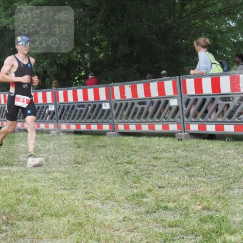 21.06.2025 - 27. Vierlanden-Triathlon KatJ http://msf.ph/oto/8005078 15.06.2025 12:58:24 Ziel 11, 736, 1034, 1035, 1036, 1037 meine-sportfotos.de